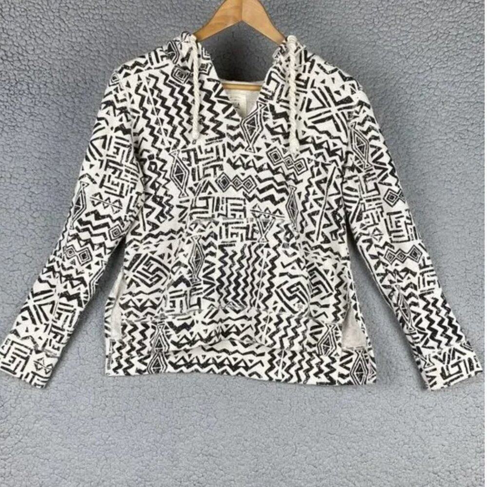 Black and White Geometric Pattern Hoodie billabong size small